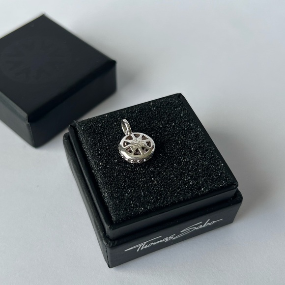 Thomas Sabo Round Cluster Pendant - Picture 5 of 5